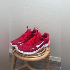 WOMEN'S NIKE FREE RUN 5.0 RUNNING SHOES
